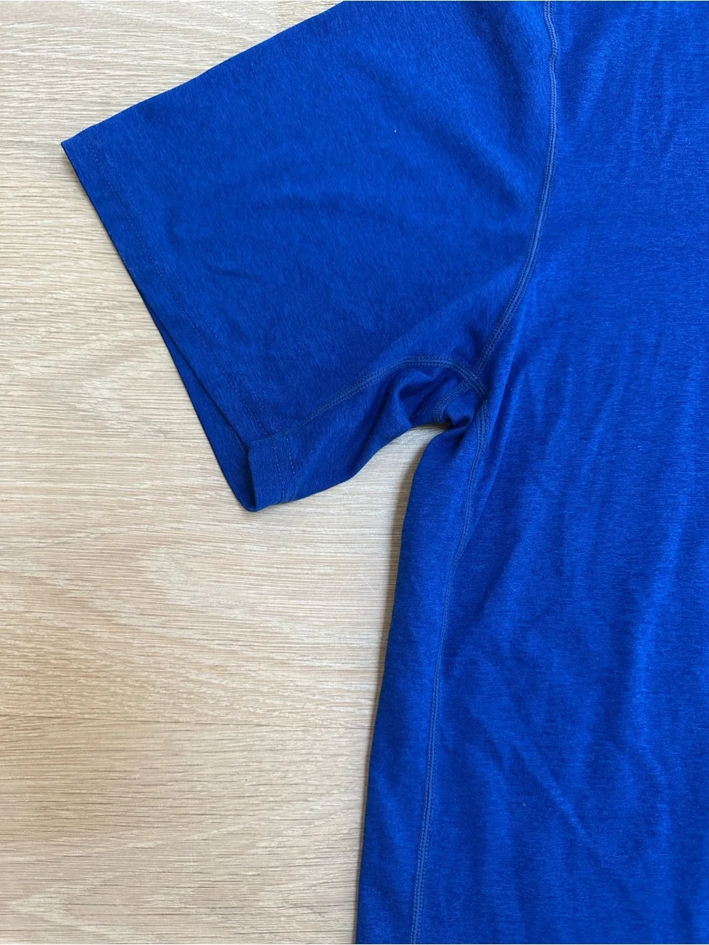 NIKE - MEN'S SHORT SLEEVE TOP - SIZE LARGE